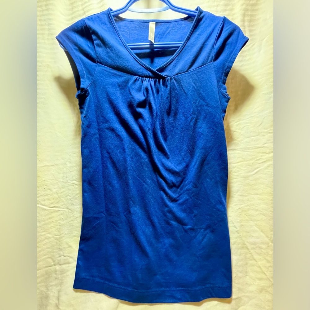 🌟5/$25🌟 Thyme Maternity Blue V-Neck Top XS